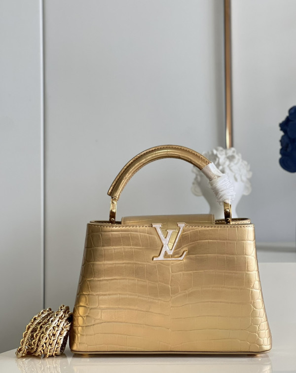 l**is V*t*n capucines bb