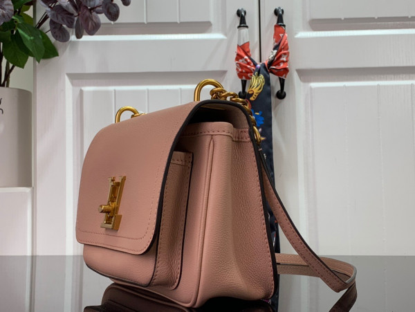 l**is V*t*n lockme chain pm