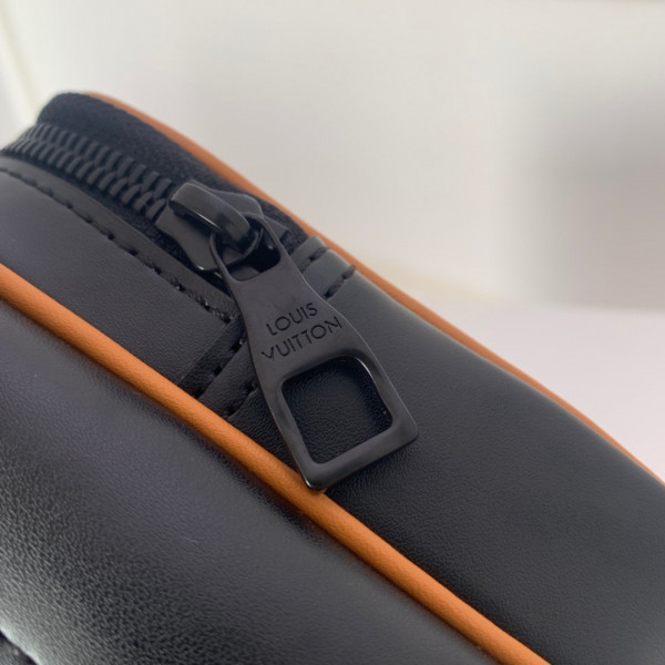 l**is V*t*n amazone nigo sling bag