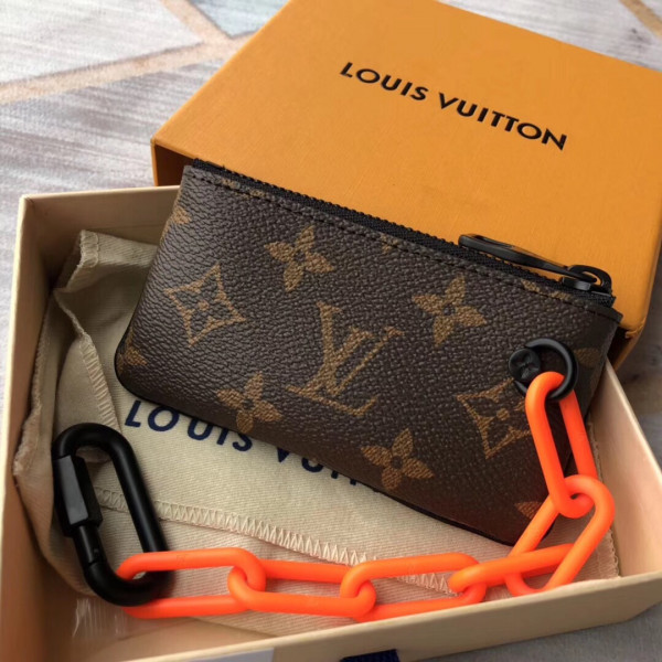 l**is V*t*n key pouch