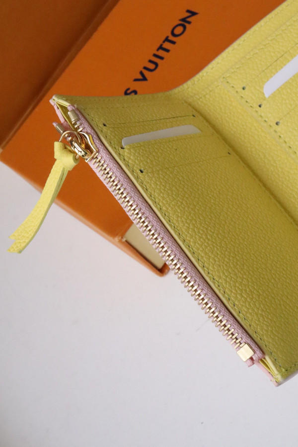 l**is V*t*n victorine wallet