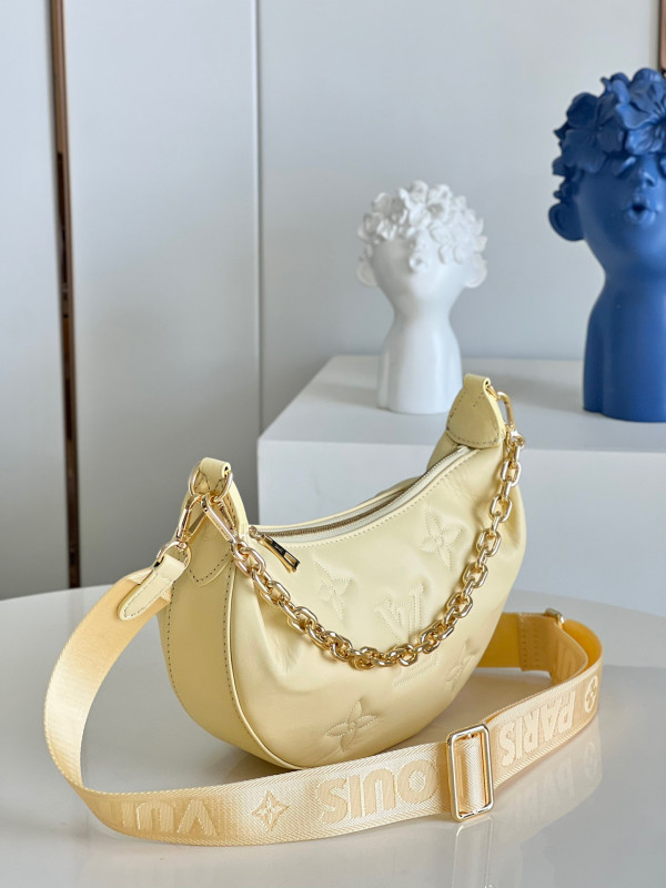 l**is V*t*n over the moon