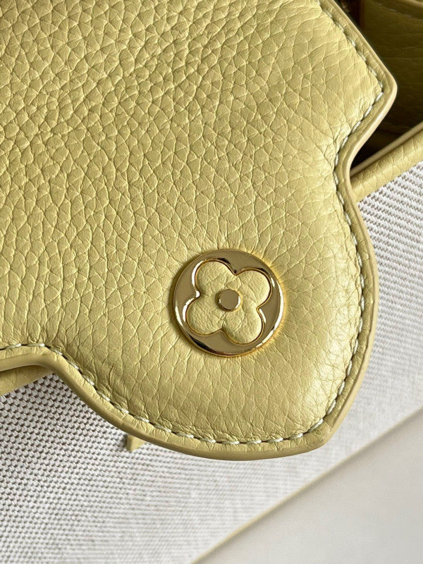 l**is V*t*n capucines mini