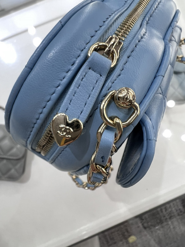 CL HEART CLUTCH WITH CHAIN