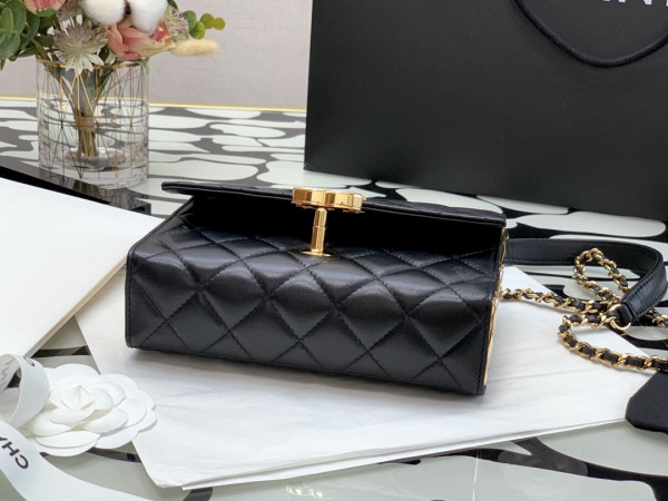 CL MINI FLAP BAG WITH HANDLE