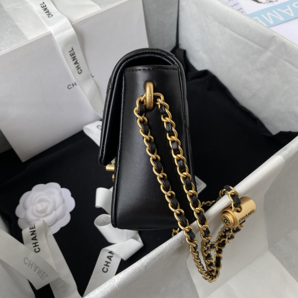 CL MINI FLAP BAG