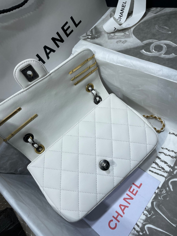 CL SMALL FLAP BAG