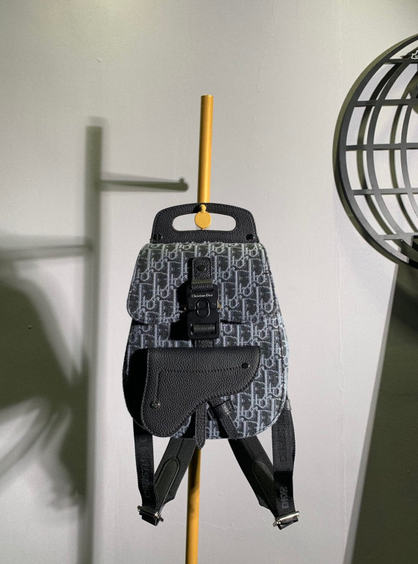 D*or oblique backpack