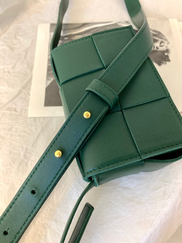 Bo*te*ga ve*ne*ta cassette