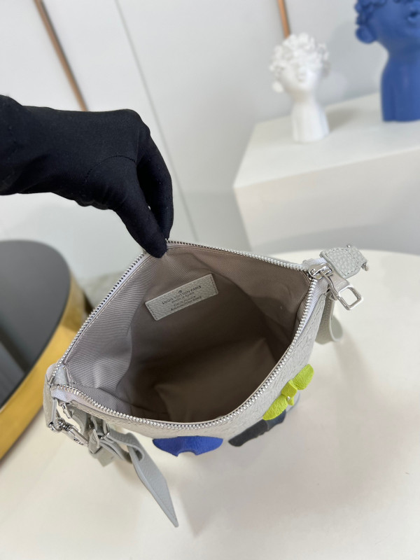 l**is V*t*n hobo cruiser pm