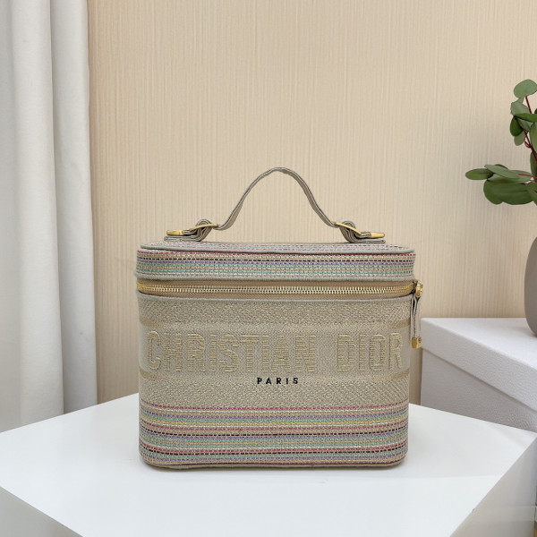 D*or vanity case-24-17-13.5cm