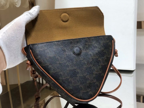 Ce**e triangle bag
