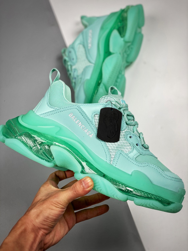 Ba*len*cia*ga triple s