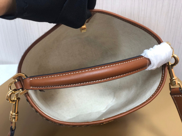 Ce**e teen bucket 16