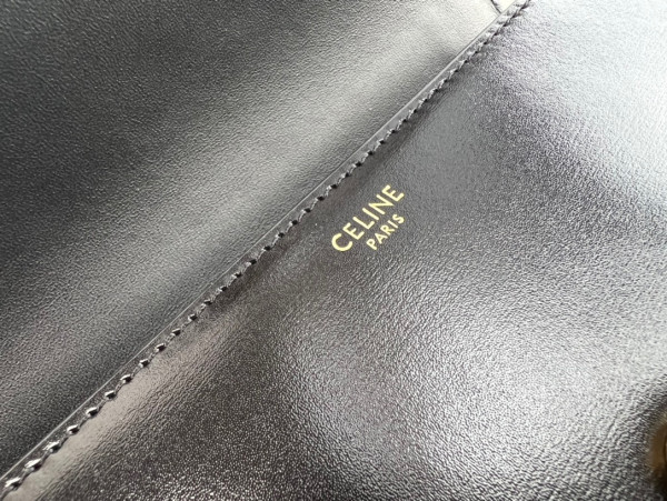 Ce**e chain shoulder bag cuir triomphe