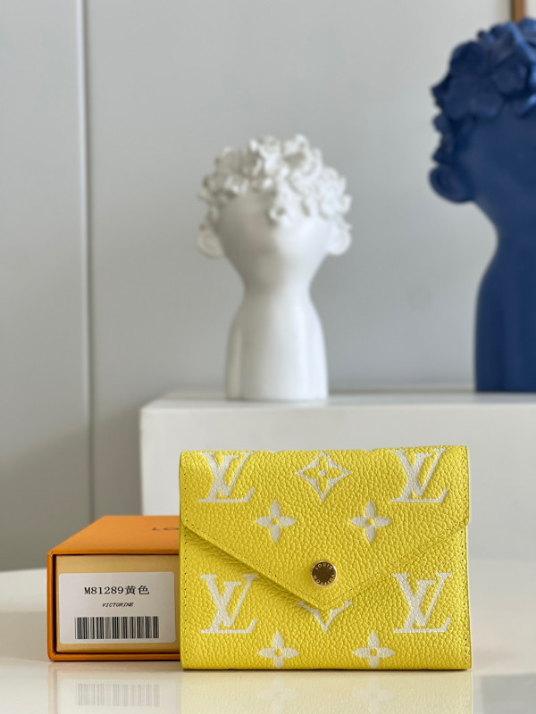 l**is V*t*n victorine wallet