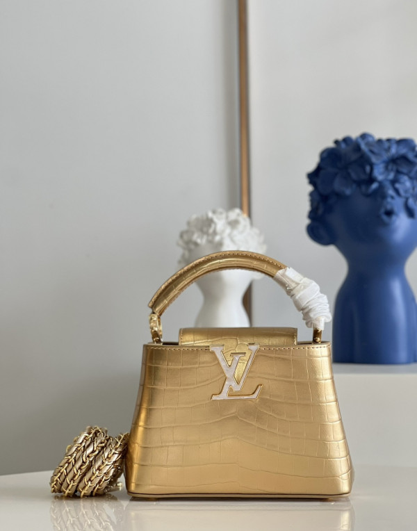 l**is V*t*n capucines mini