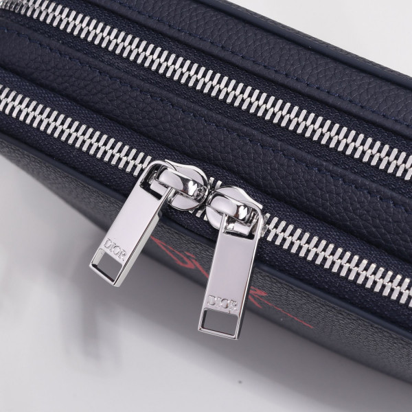 D*or and shawn messenger pouch