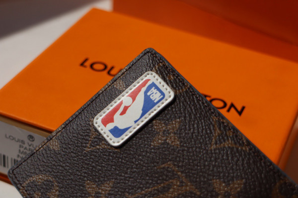 l**is V*t*n lvxnba multiple wallet