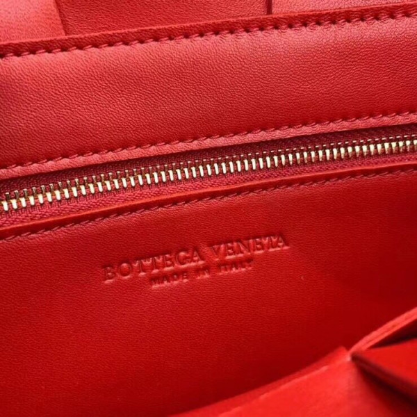 Bo*te*ga ve*ne*ta cassette