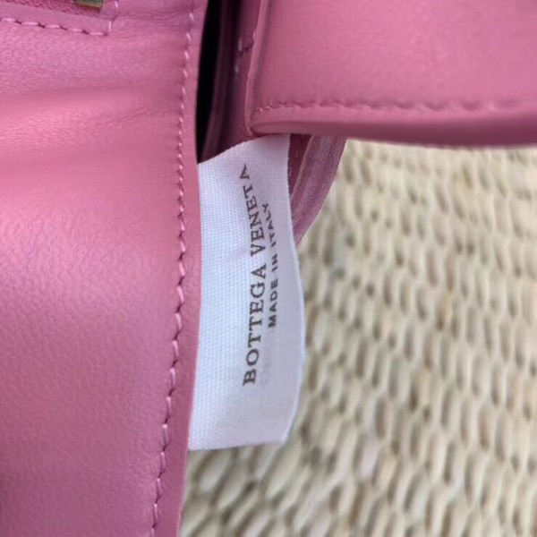 Bo*te*ga ve*ne*ta cassette