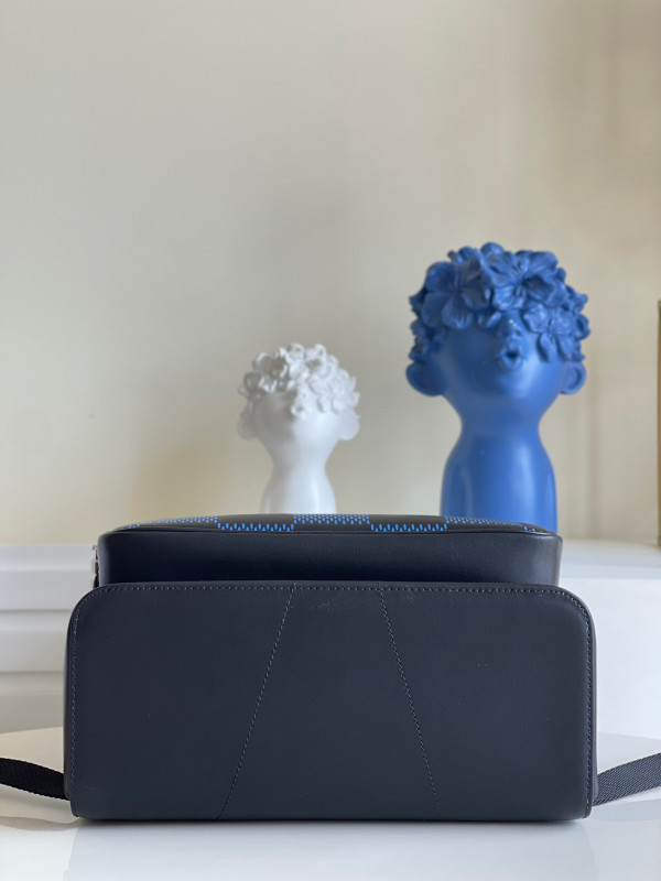 l**is V*t*n campus backpack