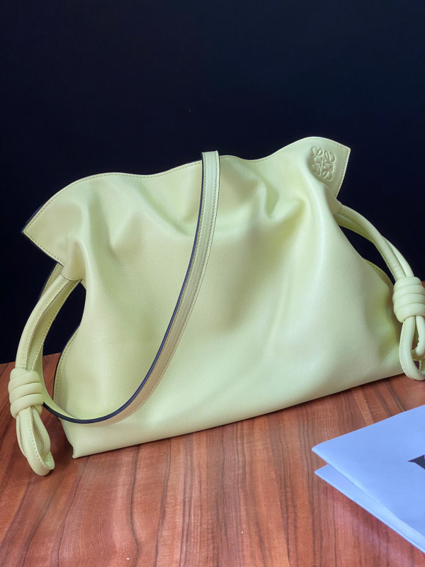 LOEWE Flamenco clutch