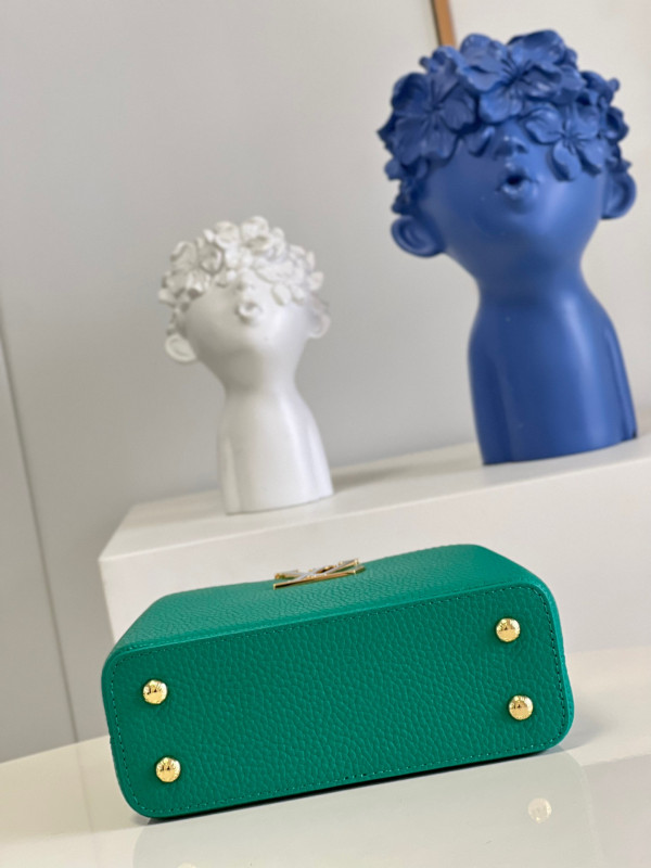 l**is V*t*n capucines mini