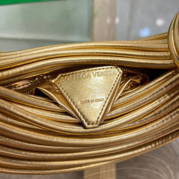 Bo*te*ga ve*ne*ta double knot