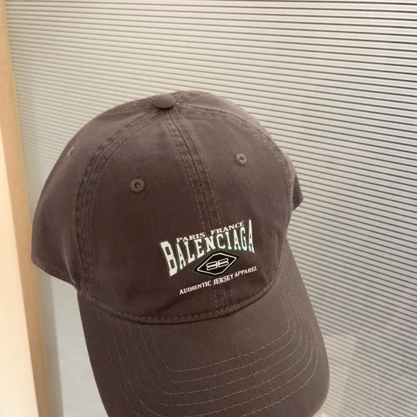 Ba*len*cia*ga logo cap