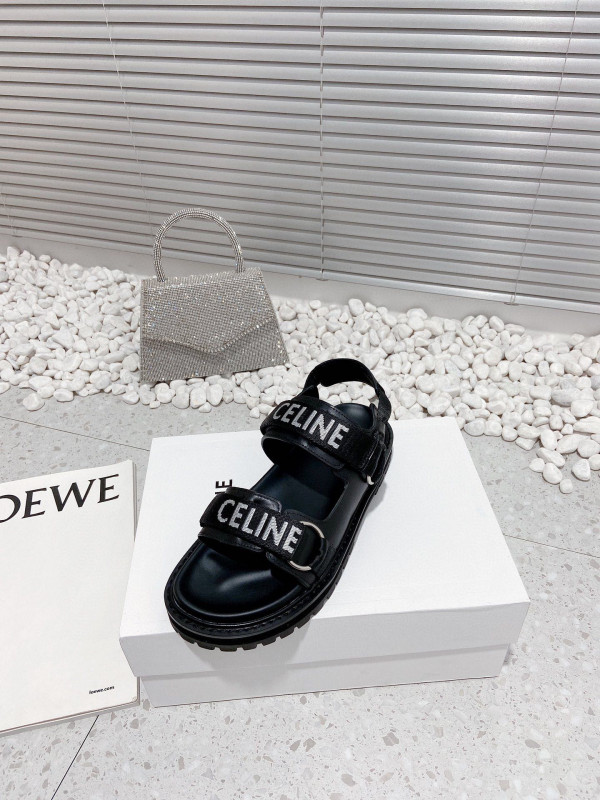 Ce**e leo strappy sandal in with "Ce**e" jacquard black / white