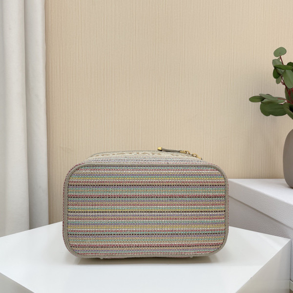 D*or vanity case-24-17-13.5cm