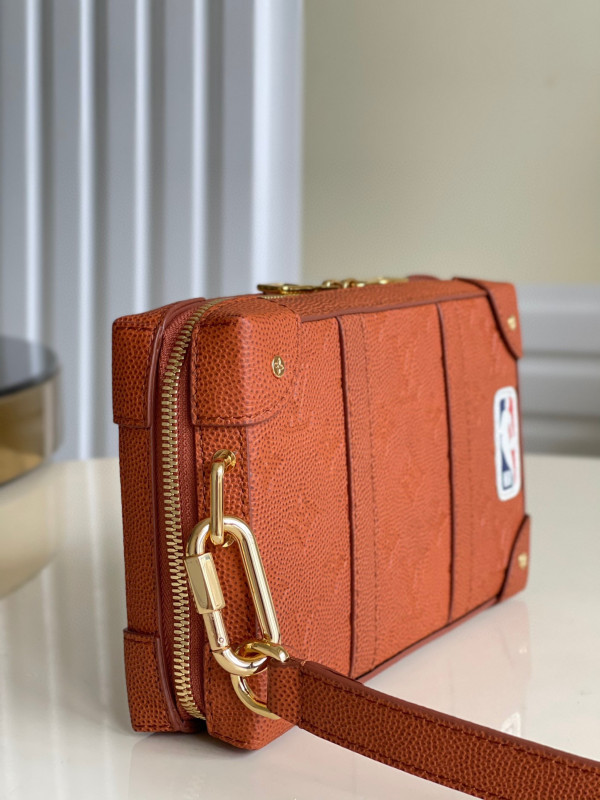 l**is V*t*n lvxnba soft trunk wearable wallet