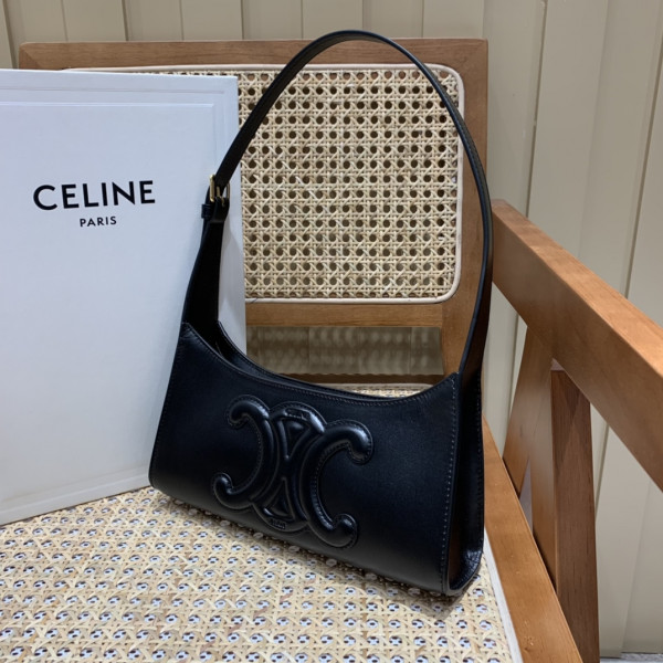 Ce**e shoulder bag cuir triomphe
