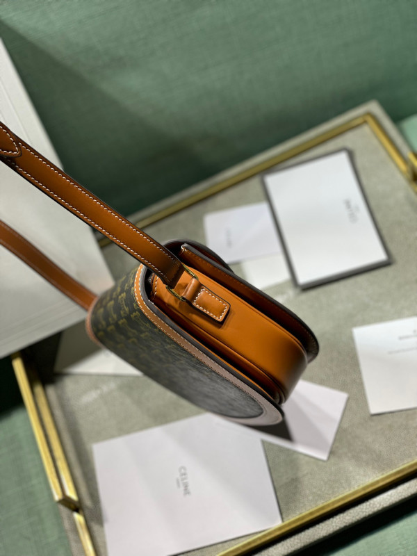 Ce**e teen besace triomphe