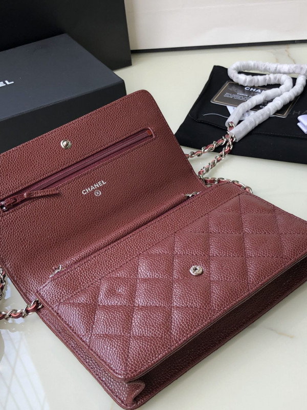 CL CHAIN WALLET CAVIAR