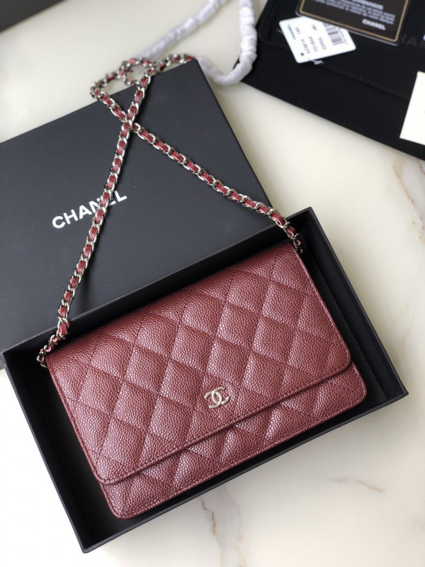 CL CHAIN WALLET CAVIAR