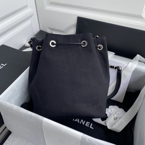 CL BUCKET BAG