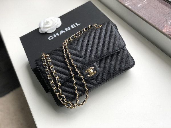 CL FLAP BAG CAVIAR 25.5cm