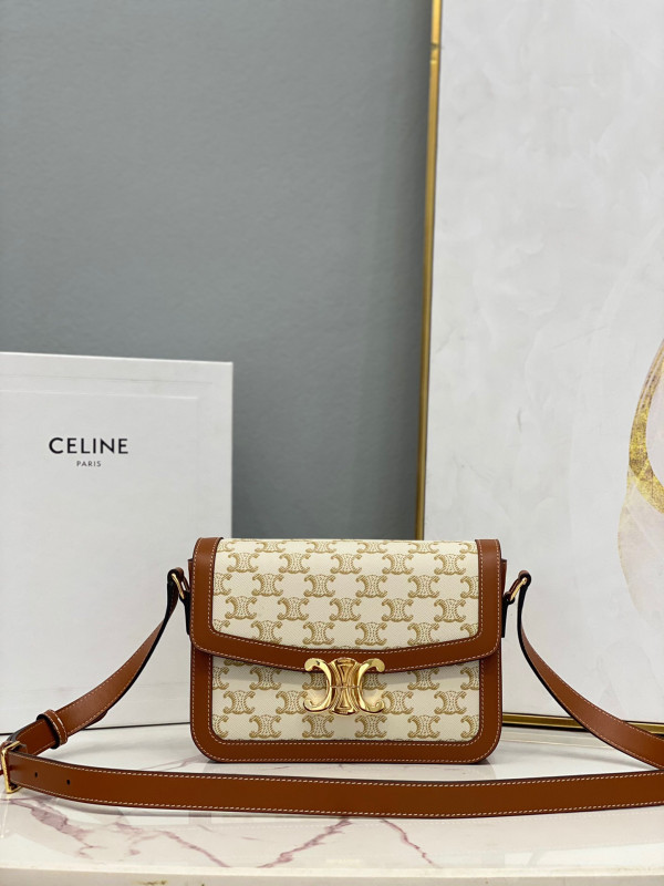 Ce**e medium triomphe bag