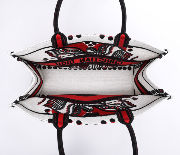 large D*or book tote