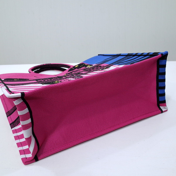 large D*or book tote