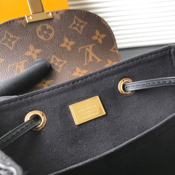 l**is V*t*n backpack