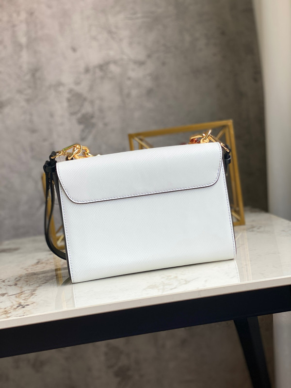 l**is V*t*n twist mm