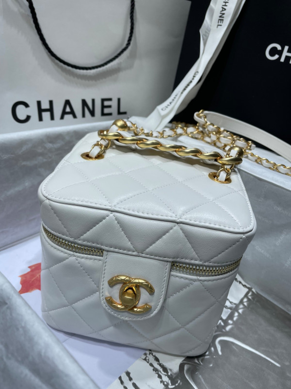 CL VANITY CASE
