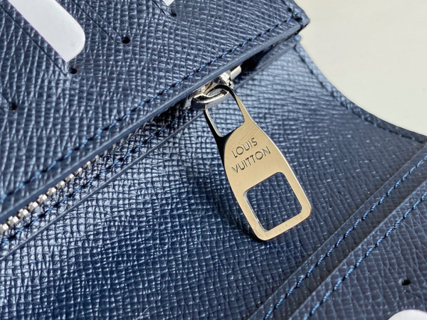 l**is V*t*n brazza wallet