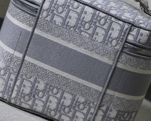 D*or vanity case-24-17-13.5cm