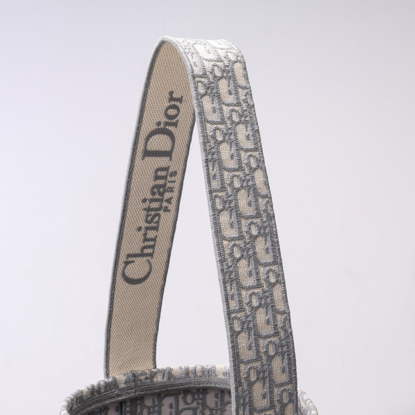 D*or d-bubble bucket bag