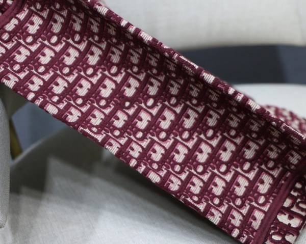 D*or oblique book tote