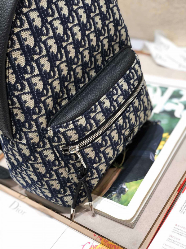 D*or oblique backpack